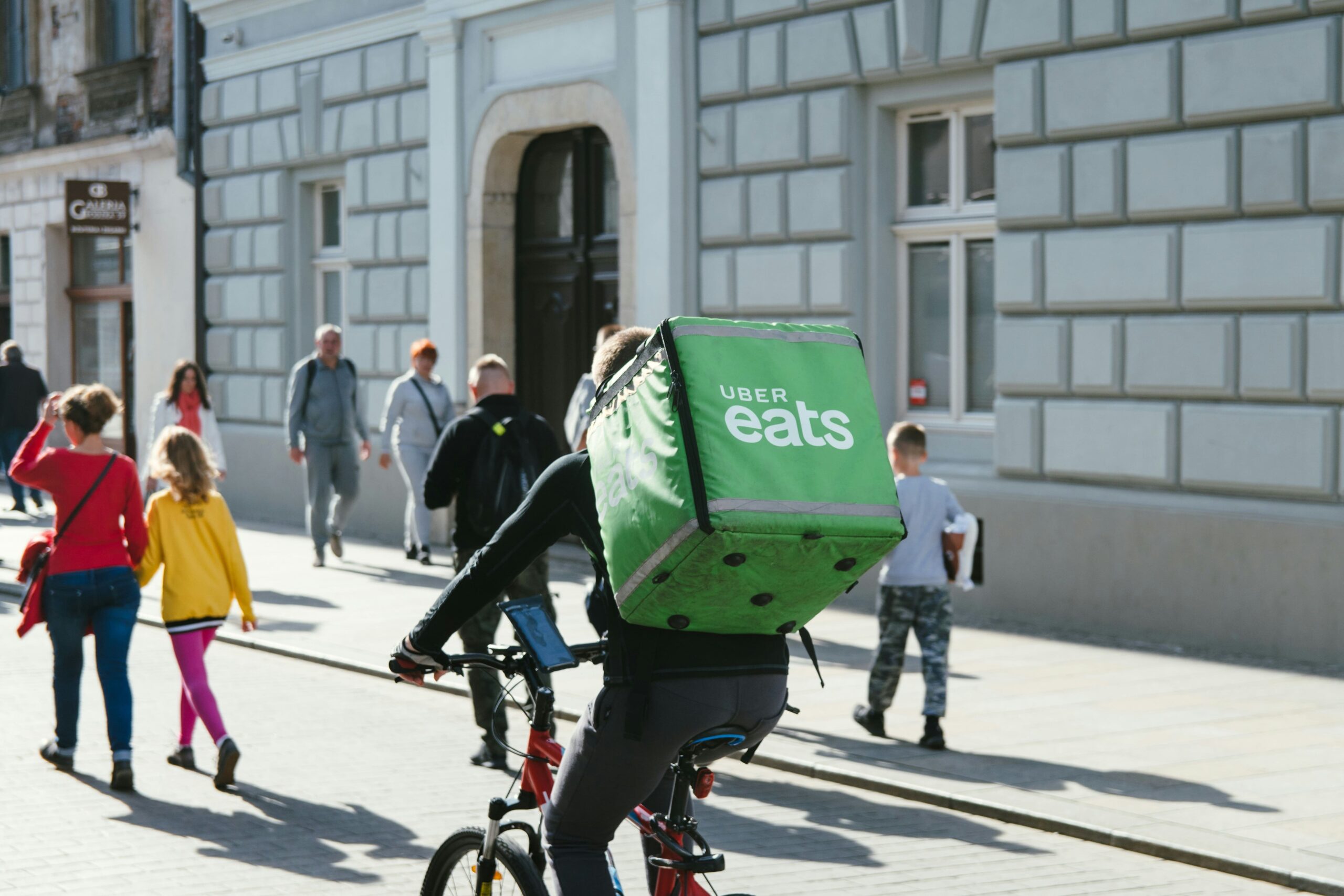 uber eats セール バッグ 中身 工夫